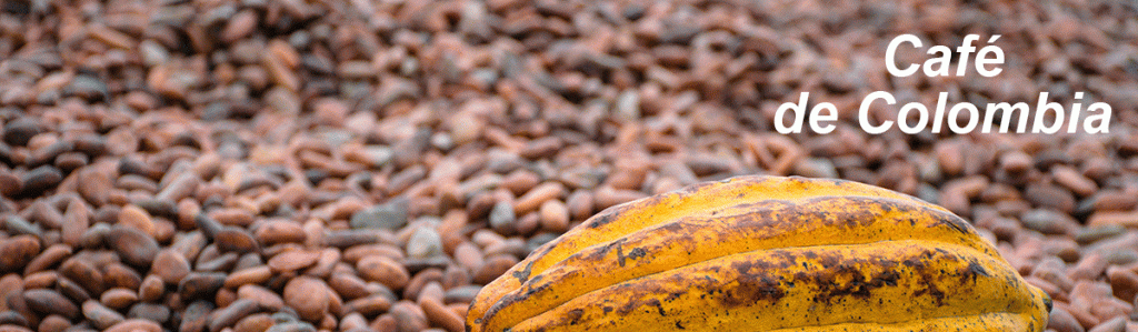 Foto de café de Colombia con los granos de café totalmente naturales